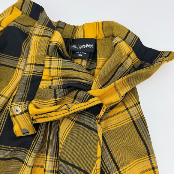 Harry Potter Hufflepuff Plaid Skirt | Wizarding World | Size Small - Picture 5 of 9